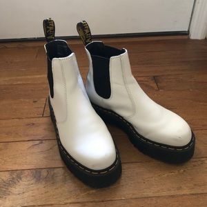 Dr. Marten 2976 Quad Chelsea Boots